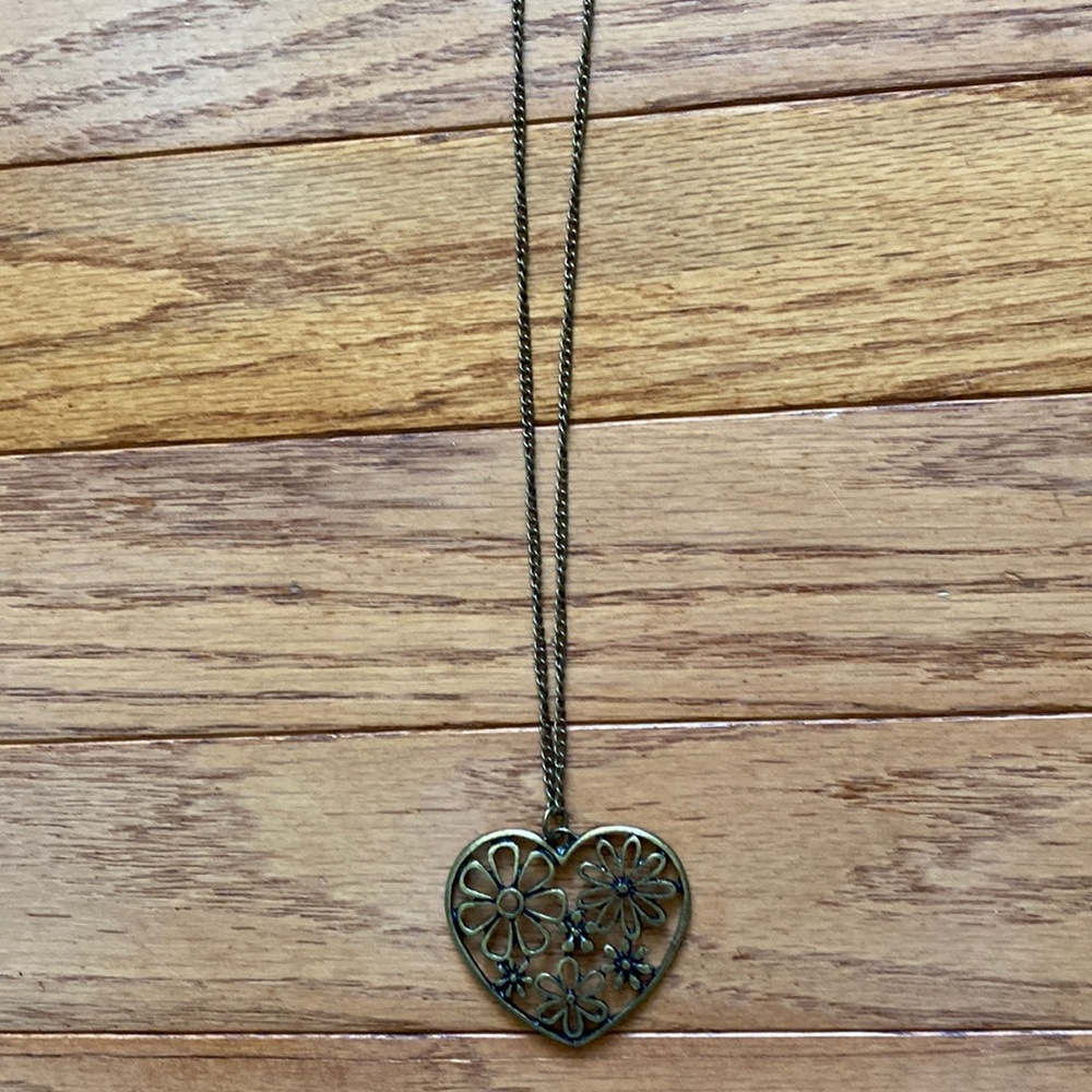 Daisy heart long golden brown necklace